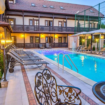 Conacul Ambient Hotel Cristian  Luaran gambar